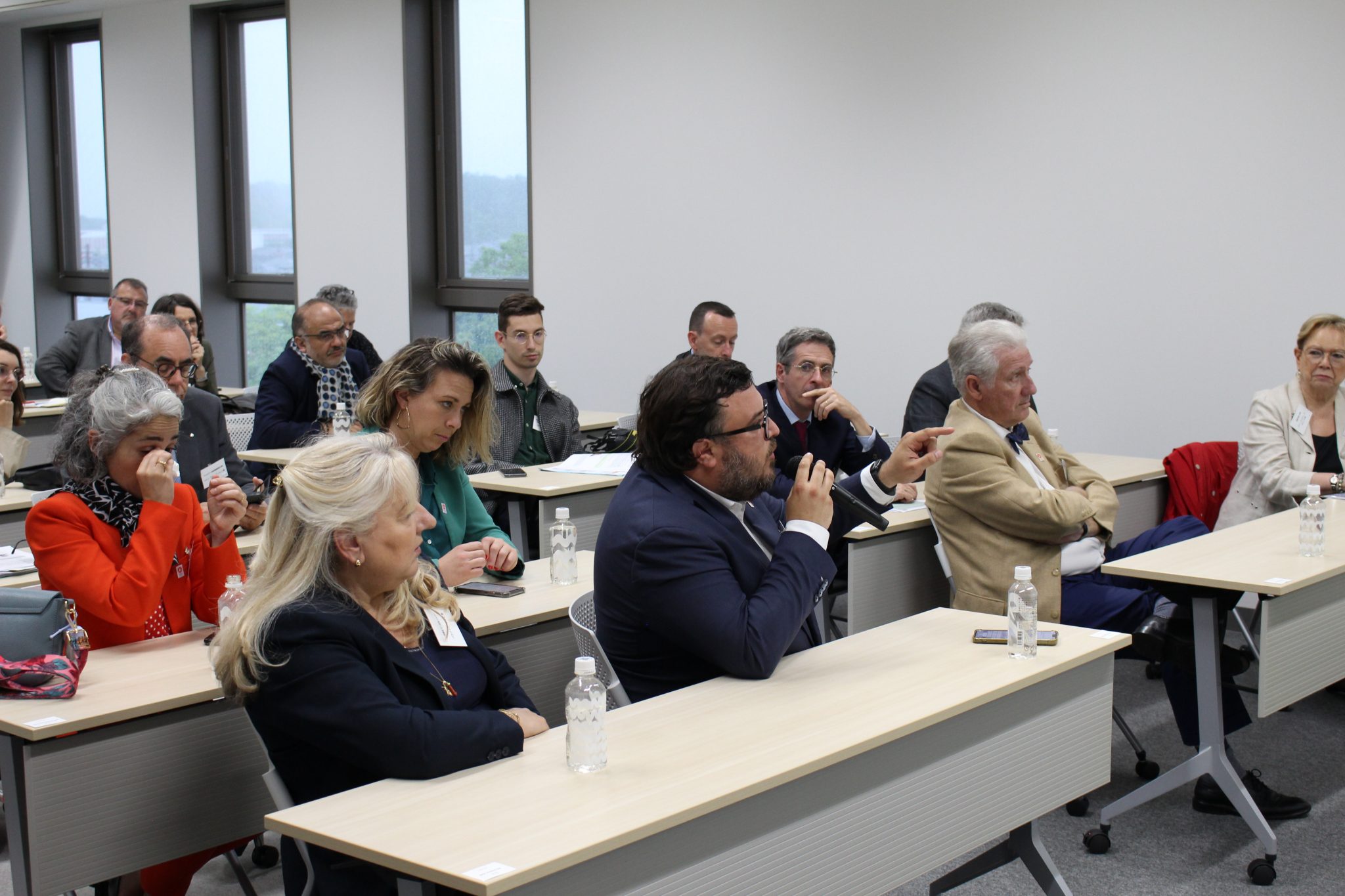 フランス・ヴァルドワーズ県の訪問団が、スプレッドのテクノファームけいはんなを視察 株式会社スプレッド